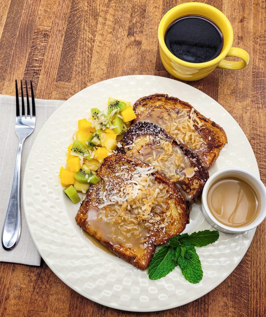 A plate of King's Hawaiian French toast.